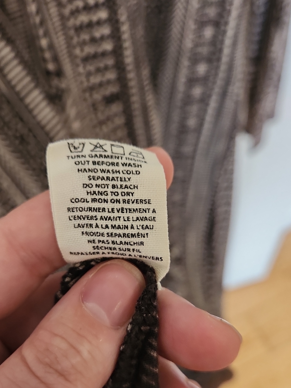 Low Cut Back Patterned Dress - Picture 6 of 6